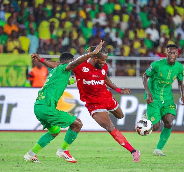 Baada ya Kuiona Simba ya Msimu Huu Ally Kamwe Adai Simu Hii ni Mbovu Kuliko ya Msimu UIiyopita