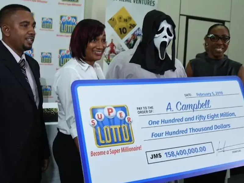 Mshindi wa Bahati Nasibu Avaa Kinyago Familia Isimtambue