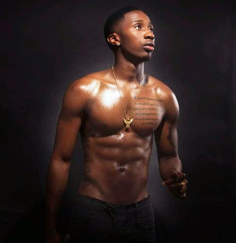 Inatisha! Jux alivyofungwa kamba na kupandishwa Angani na kushushwa kwenye show Nigeria ni hatari