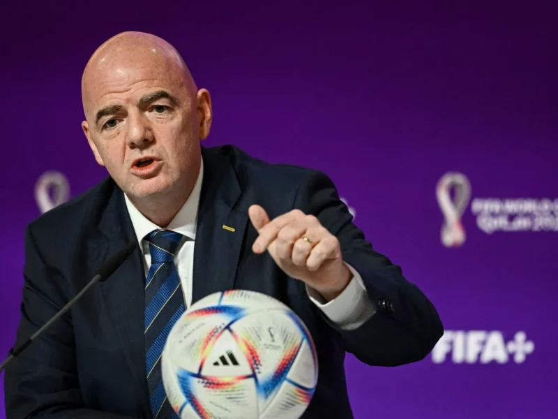 Miaka 10 ya Infantino FIFA, Mshahara Wake Waibua Maswali