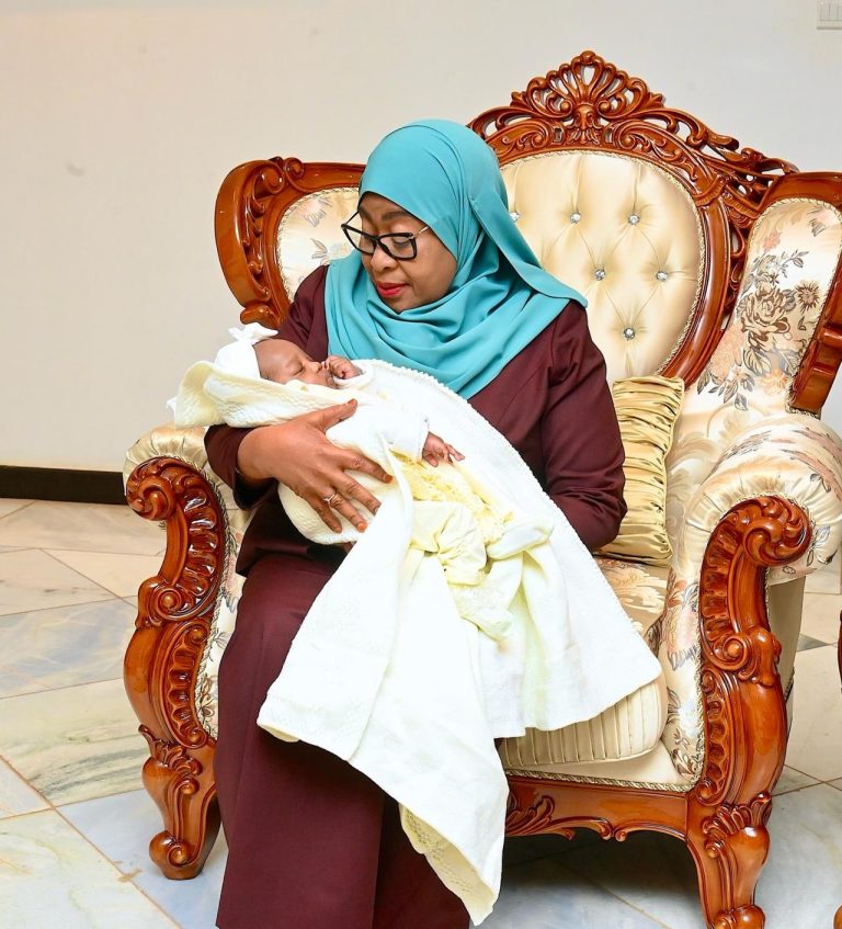 Rais Samia Amuasili Mtoto Mchanga Aliyetelekezwa Tabora