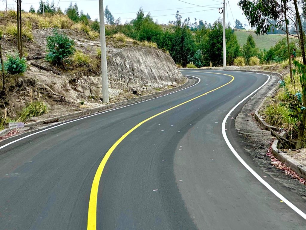 Nchi gani Kati ya Tanzania na Kenya ina Barabara Ndefu za Lami?